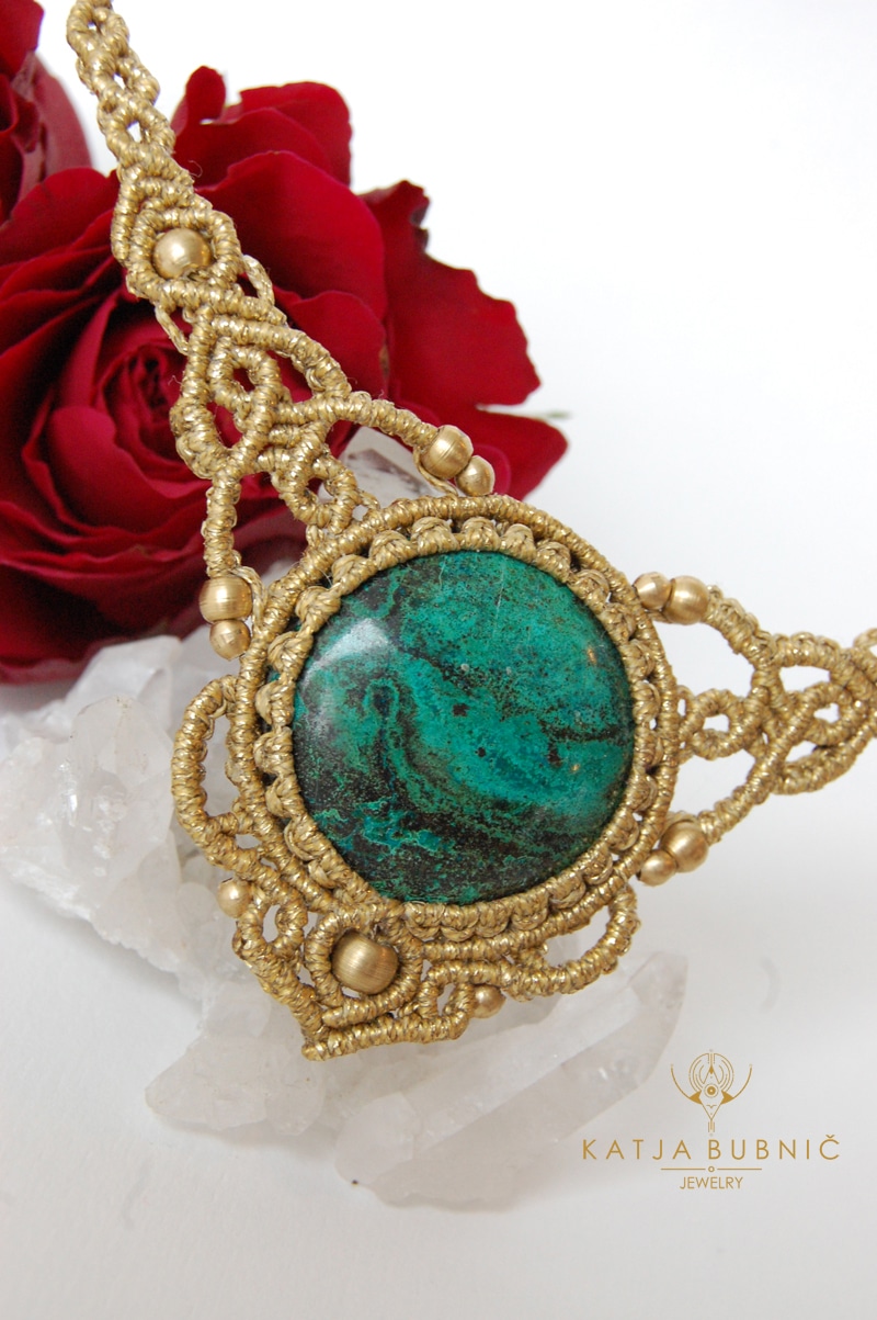 Unikatna makrame ogrlica s HRIZOKOLO MALAHITOM: »Nežna in ustvarjalna« - slika 3