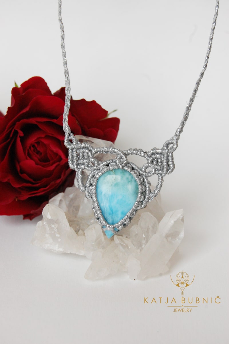 Unikatna makrame ogrlica z LARIMARJEM: »Vračam se v svoj notranji mir« - slika 3